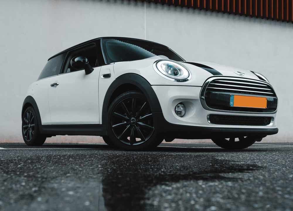 Mini Cooper Hatch III