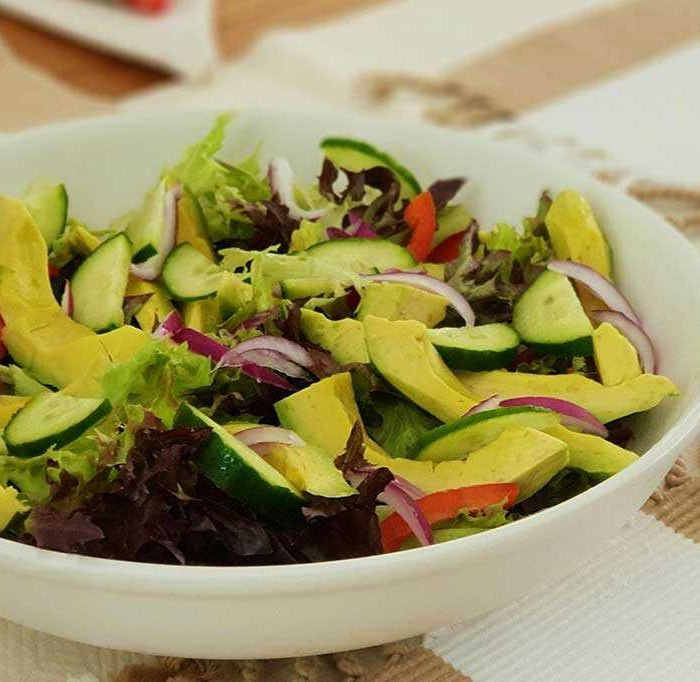 Diet Debates: Nutritionists Weigh In on Food Trends