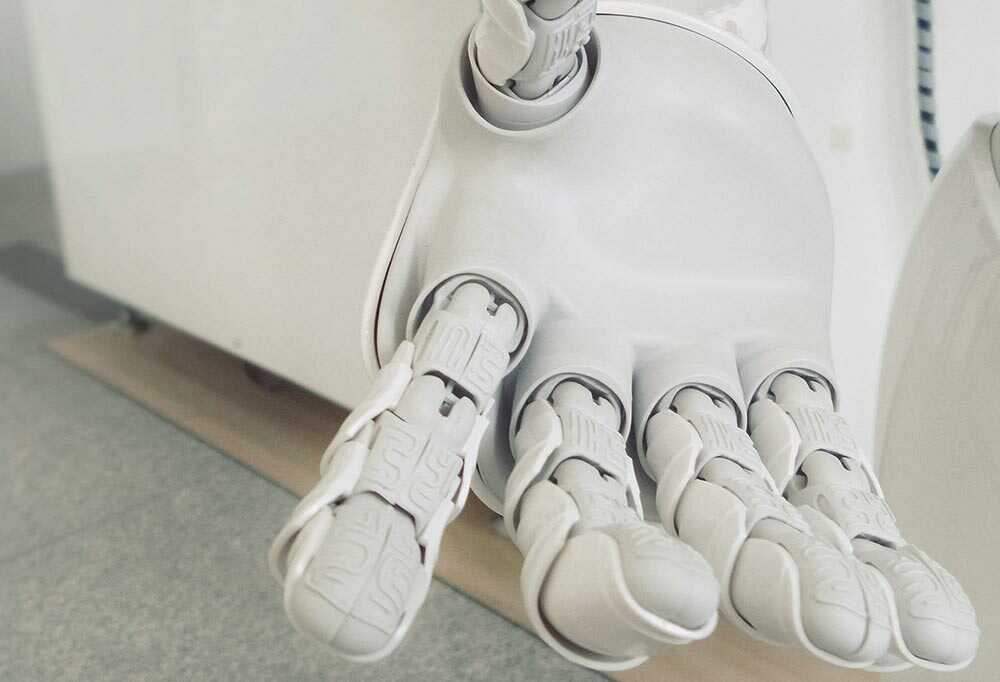 from-garage-to-giant-tech-startup-success-stories