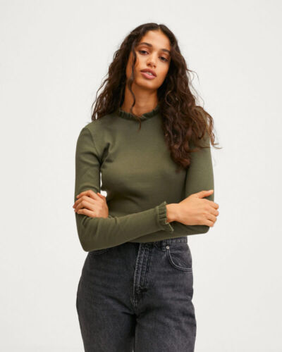 Long -sleeved t-shirt with ruffles